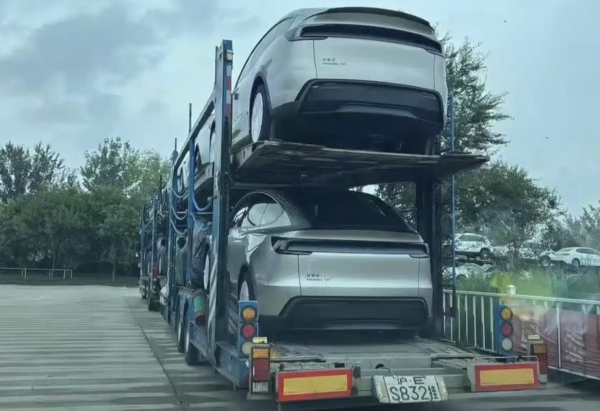牛宝宝 特斯拉Model Y L实车曝光 预计将于秋季正式上市